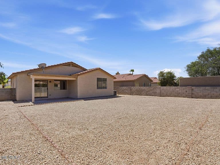 6574 W Blythe Pl photo 2