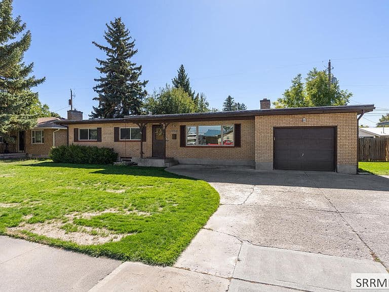 1132 Sahara St photo 1