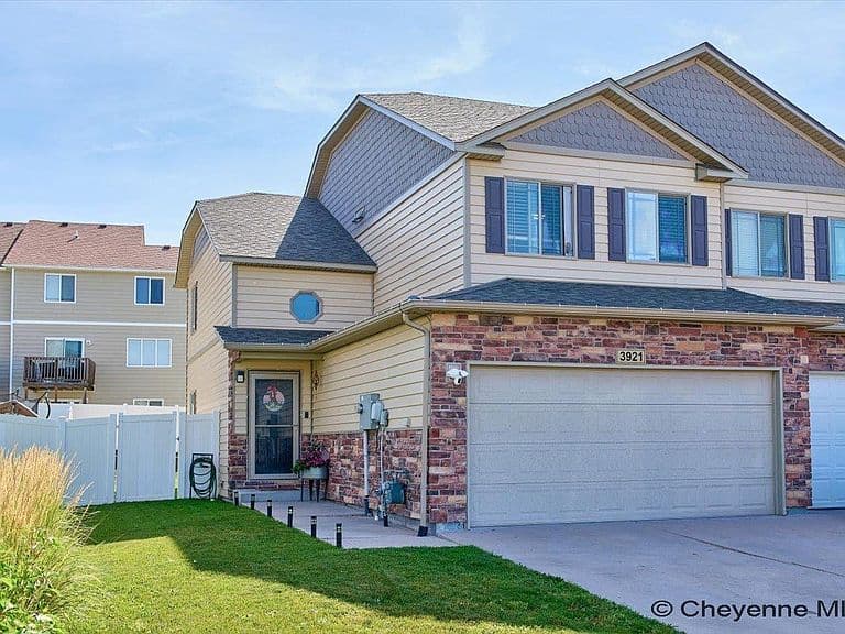 3921 Saddle Ridge Trl photo 2