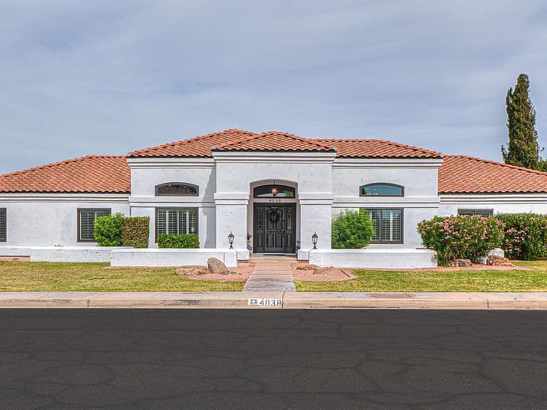 4038 E Glencove St photo 1