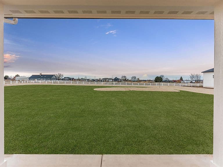 7786 Minam Dr photo 2