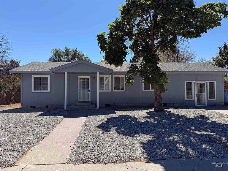 303 E Avenue J photo 1