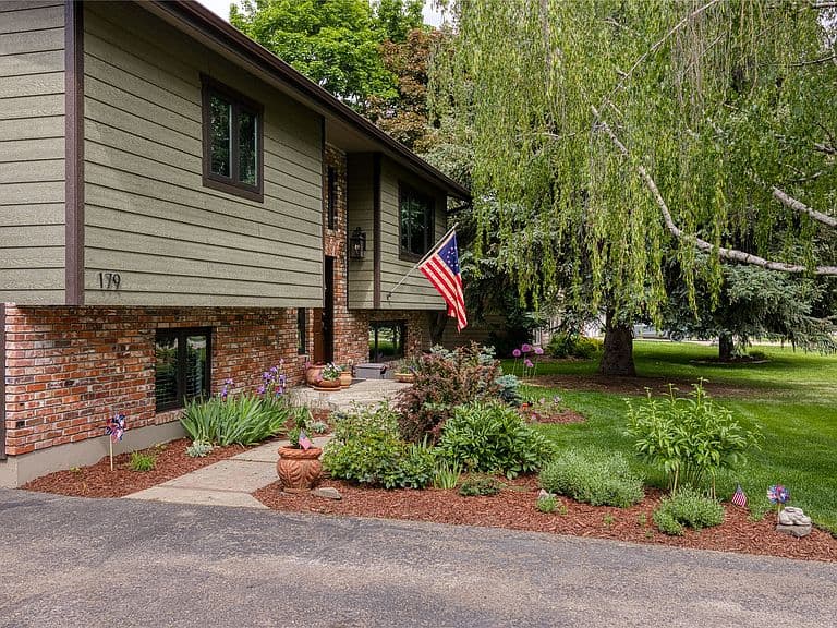 179 Arbour Dr photo 4