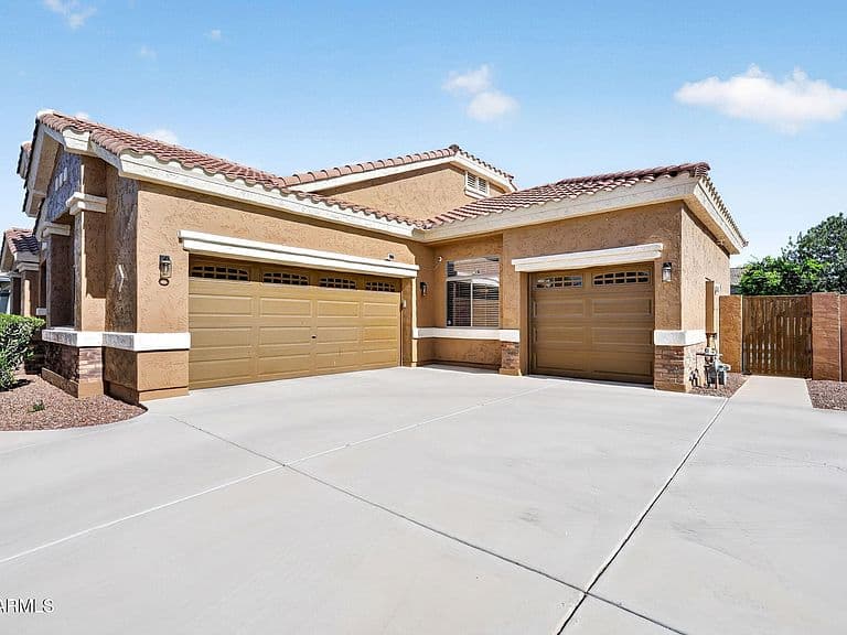 18727 E PINE VALLEY Drive photo 4