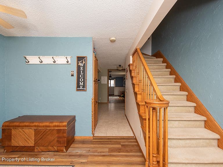 334 2nd Ave W photo 5