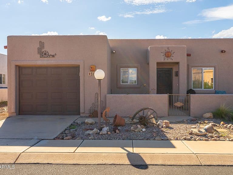 524 S TAYLORS Trail photo 2