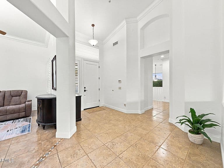 8073 W Louise Drive photo 3