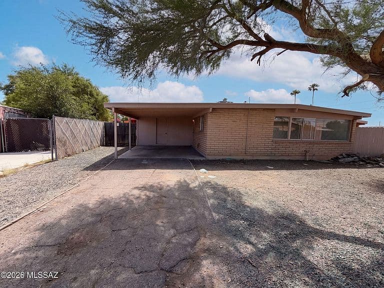 6956 E Lola Pl photo 1