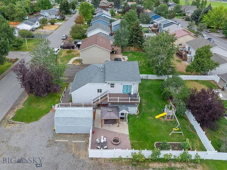 301 Pearl Dr photo 5