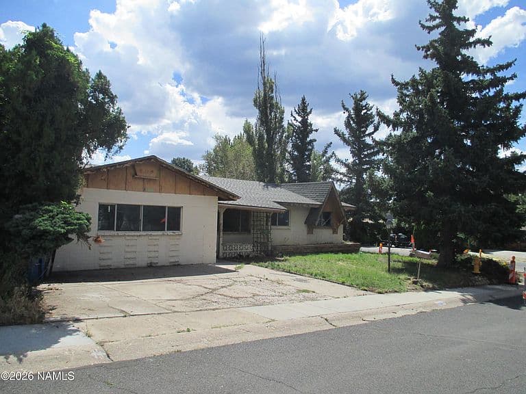 3206 N King St photo 2