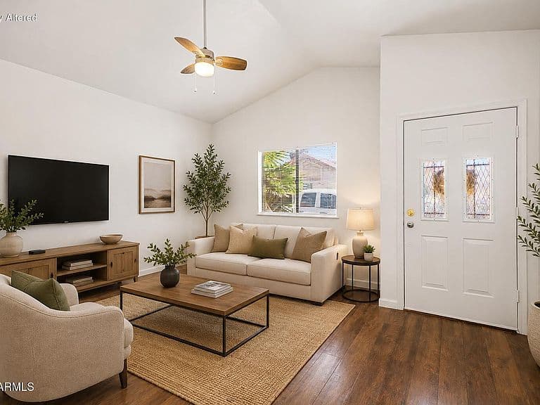 1122 E CHARLESTON Avenue photo 3