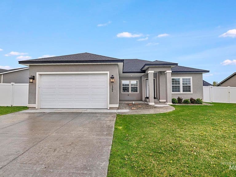 1362 Golden Pheasant Dr photo 2