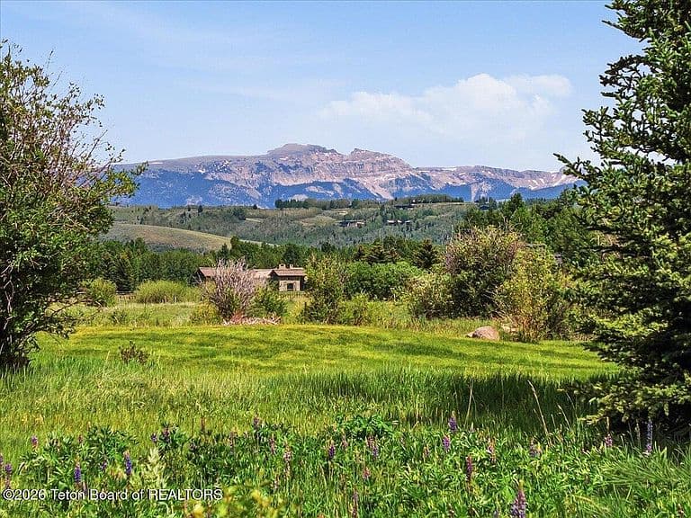 2450 N Fish Creek Rd photo 1