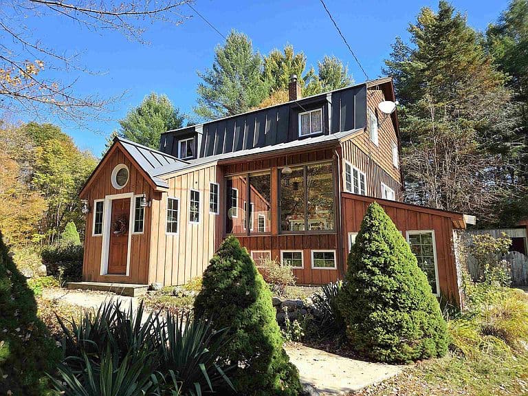 643 Cooledge Road photo 3