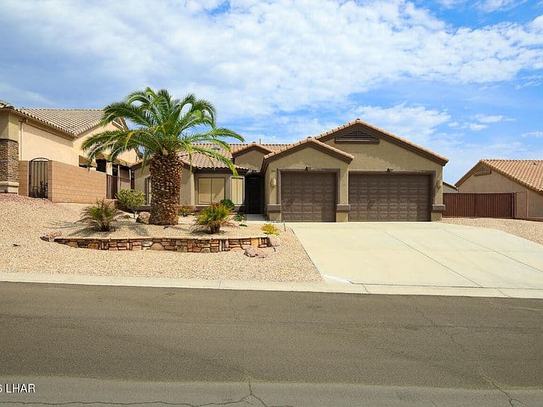 3834 Surrey Hills Ln photo 1