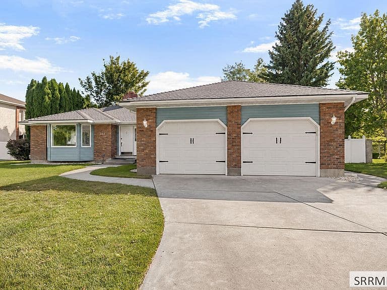 262 Brookside Dr photo 3