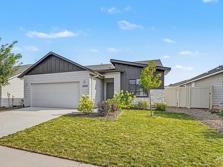 2233 W Trout Lily St photo 2