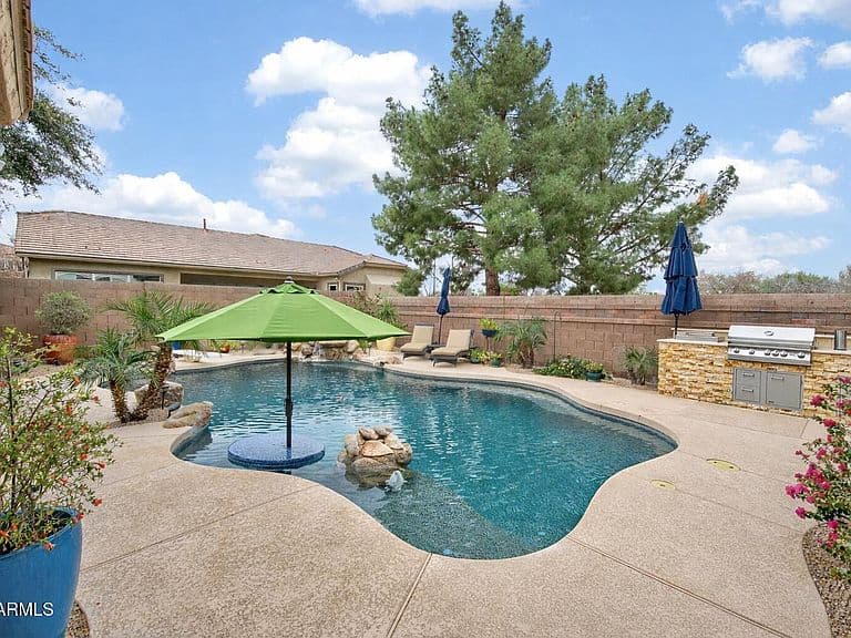 373 W Macaw Dr photo 5