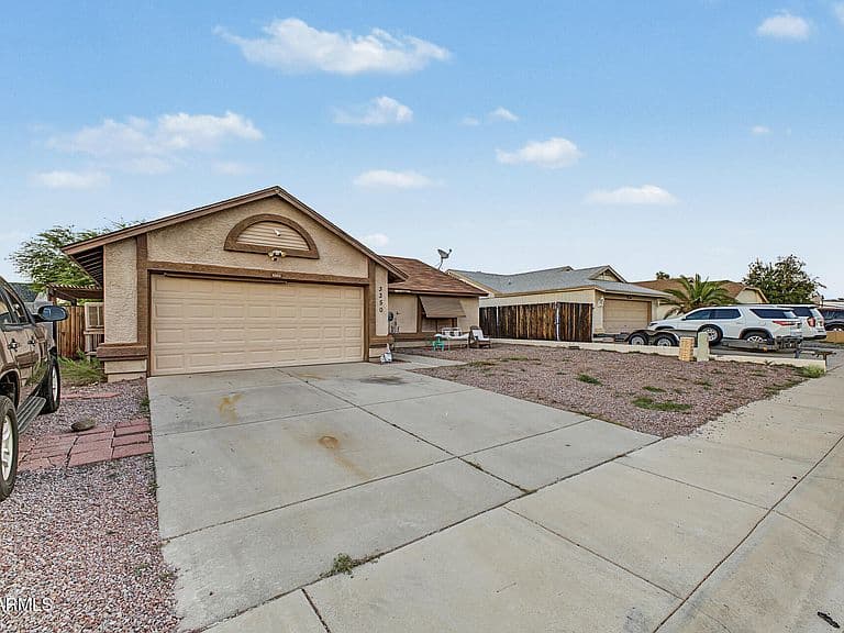 3350 W ROSE GARDEN Lane photo 3