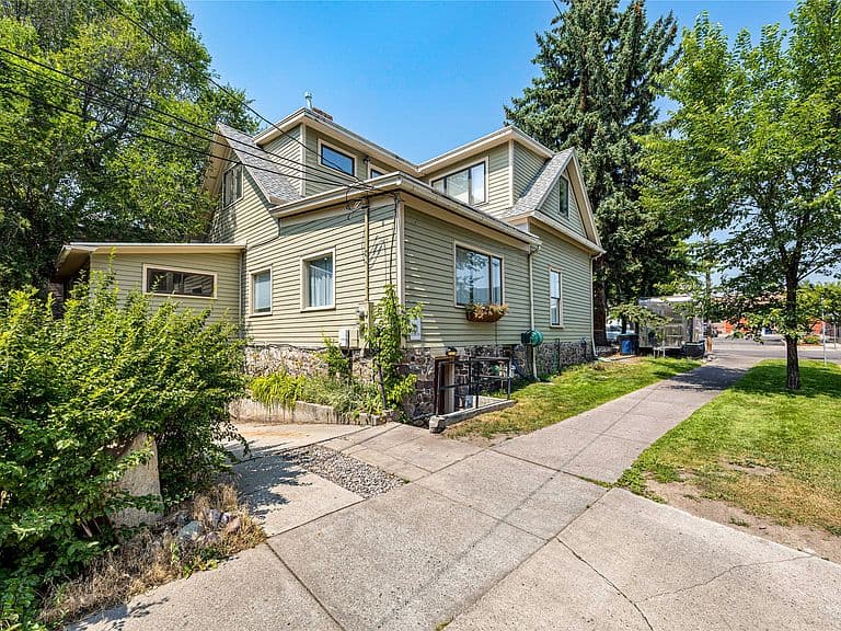 235 E Front St photo 2