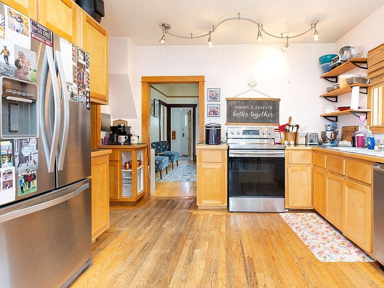 1533 S 5th St W photo 5