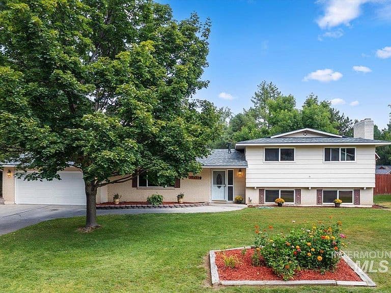 12592 W Freedom Dr photo 1