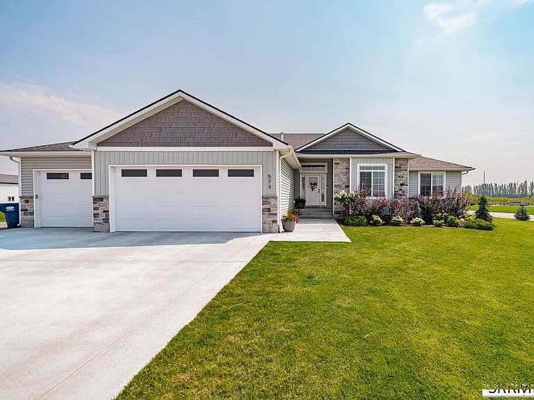 573 W 40 S photo 1