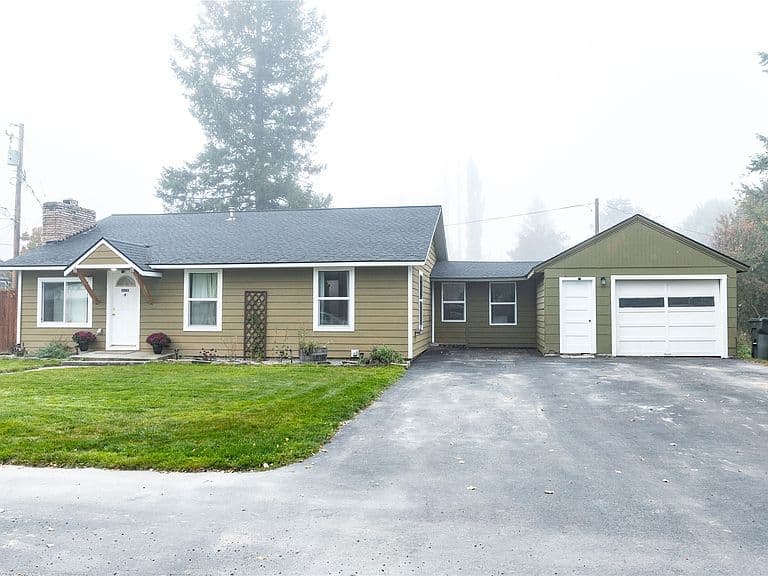 61 Evergreen St photo 1