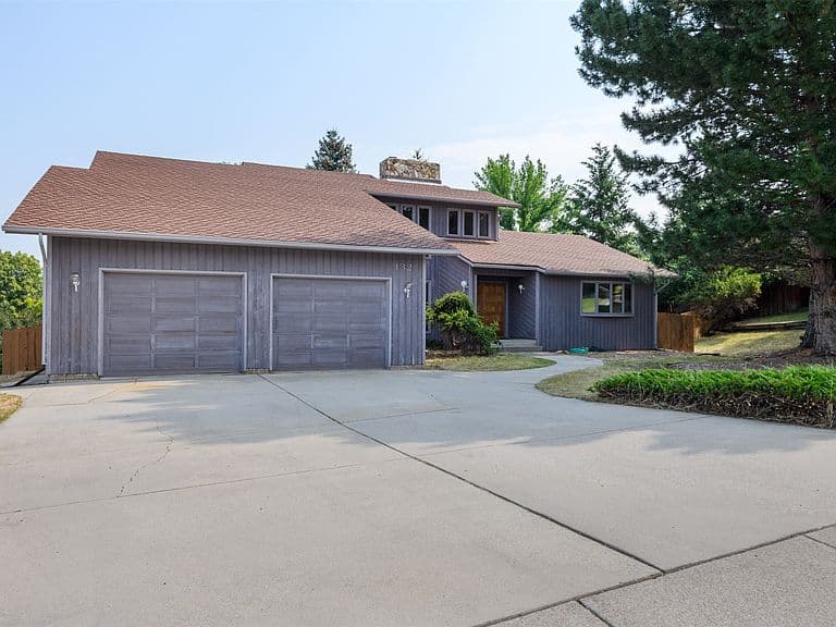 132 Fairway Dr photo 2