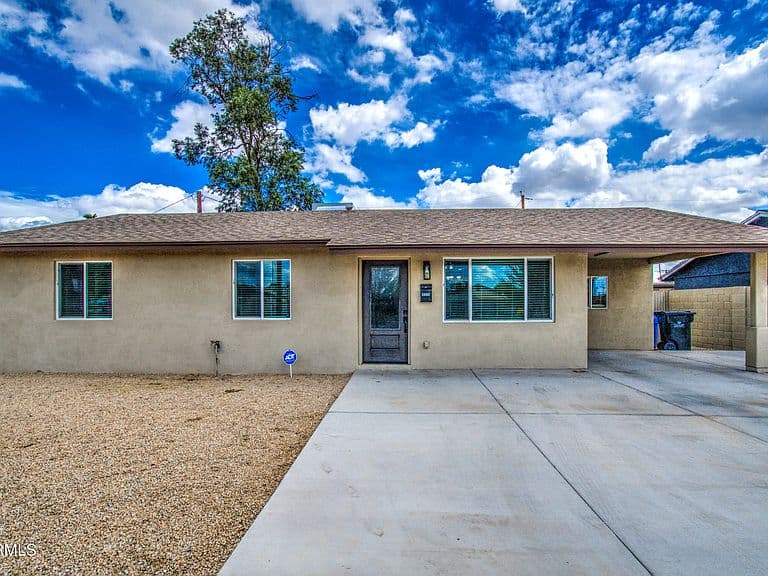 3245 N 43RD Avenue N photo 5