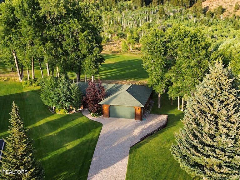 38 Porto Cir photo 2