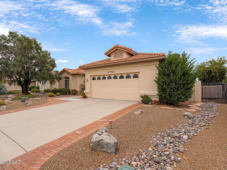 63965 E Whispering Tree Ln photo 3