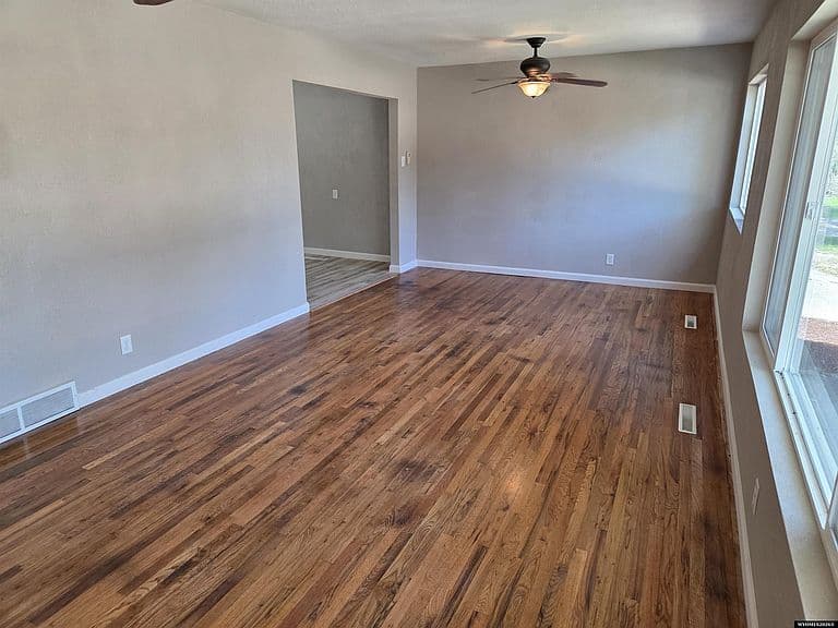 548 Swanton Ave photo 2