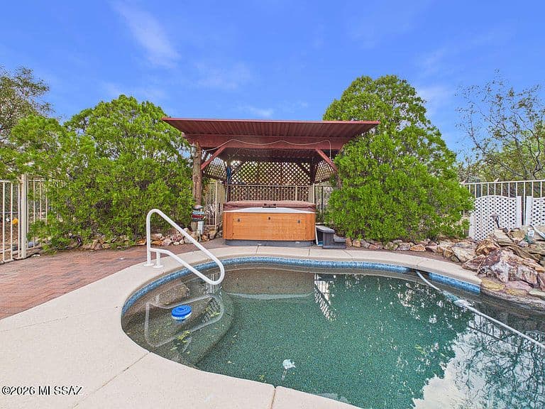 4251 N Wolford Rd photo 5