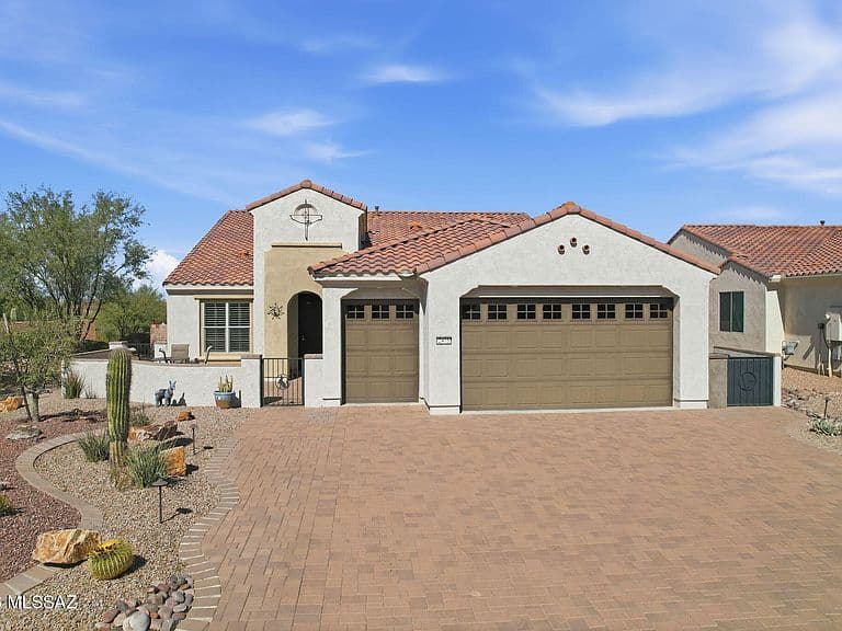 2475 E Rolling Meadow Ln photo 2