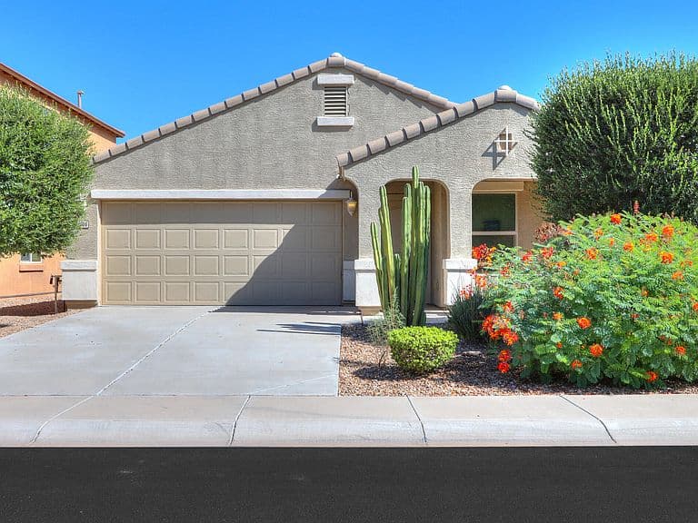 40106 W ROBBINS Drive photo 1