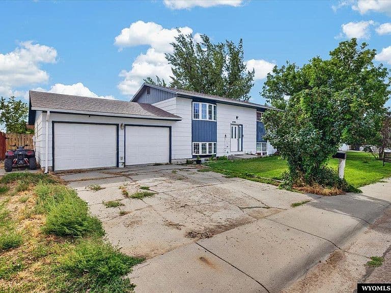 2755 Cherokee Ln photo 2