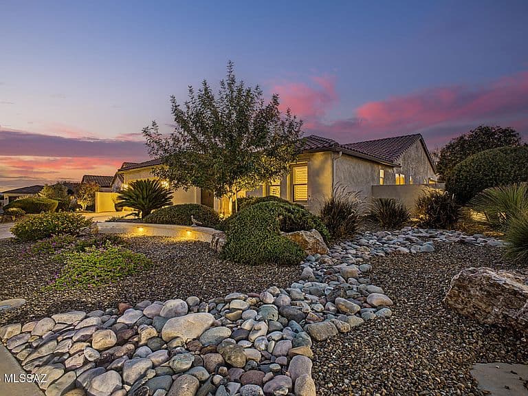 60956 E Amur Ln photo 2