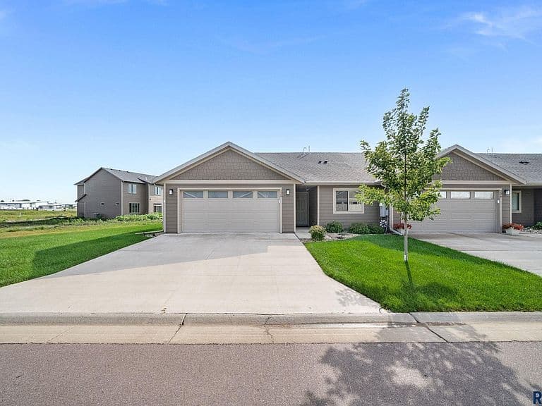 228 Brookside Pl photo 2