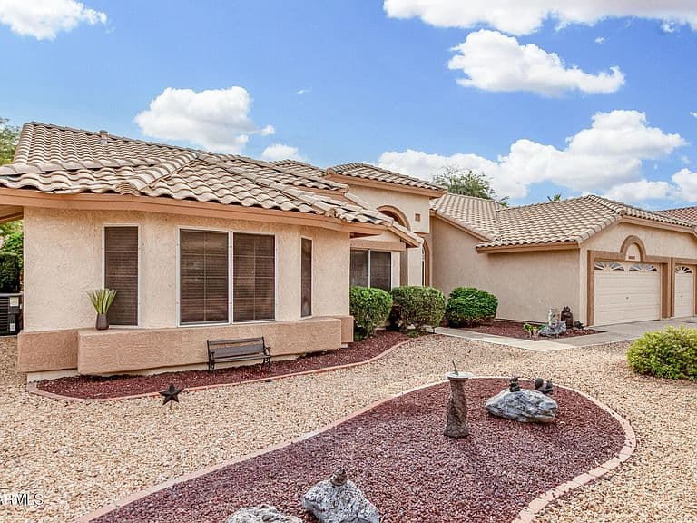 9007 W Kerry Ln photo 3