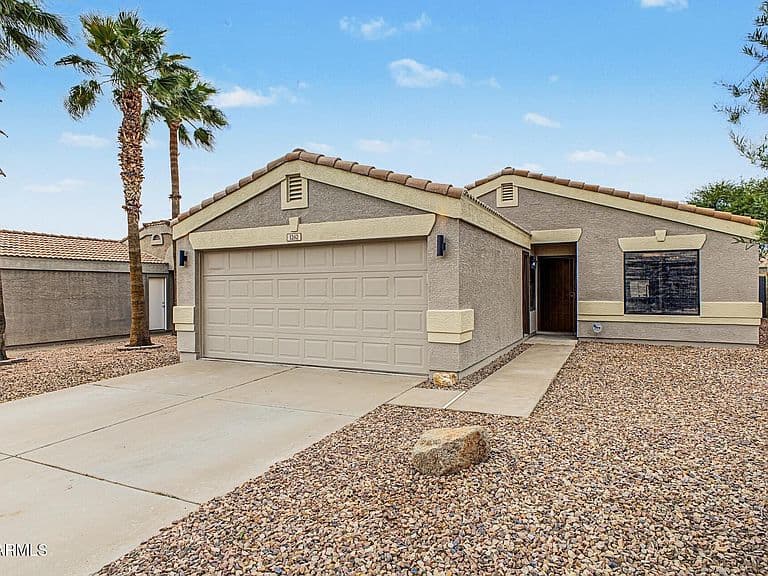 1262 W DIAMOND Avenue photo 3