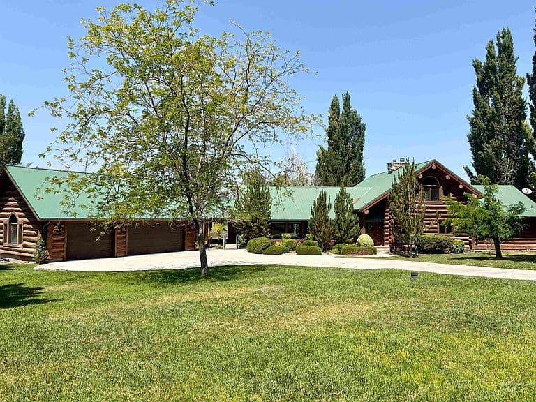 4139 Creekview Dr photo 4