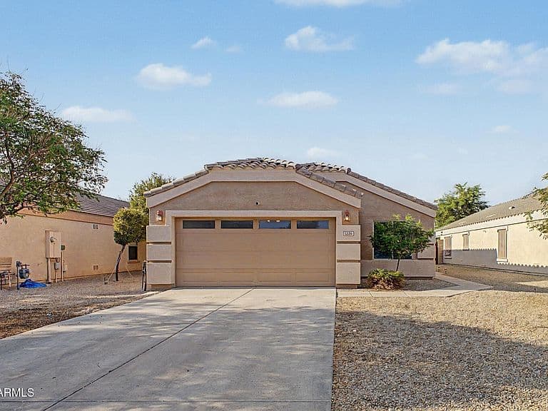1226 E MADDISON Street photo 1
