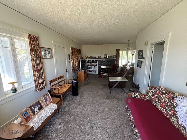 1152 W Copper St photo 4