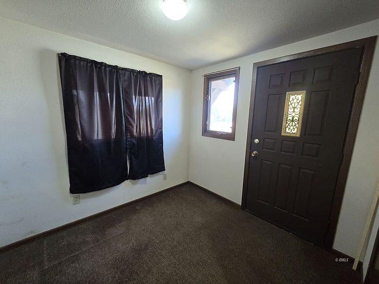 216 N Cottage Grv photo 3