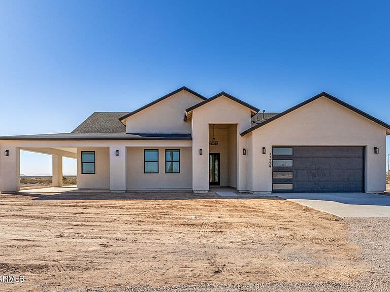 33239 W SUNLAND Avenue photo 1