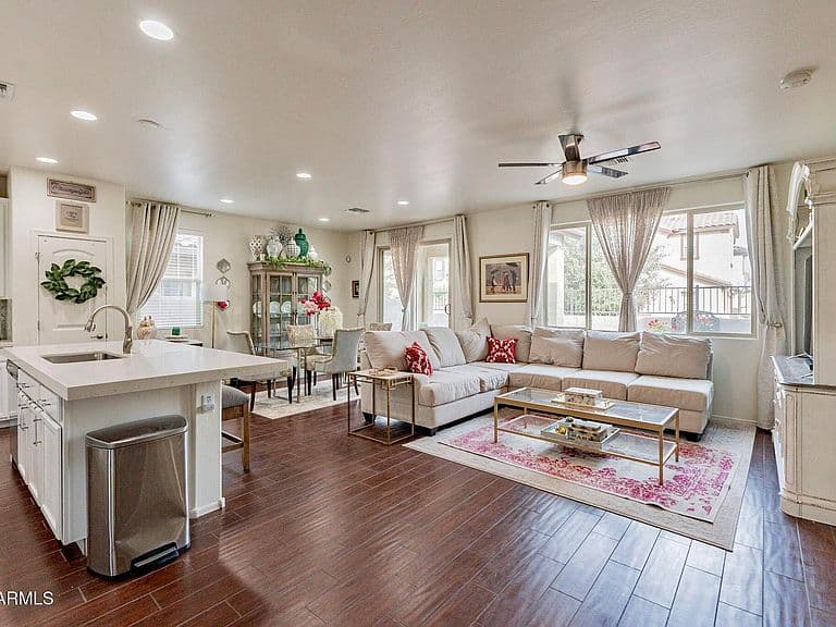 1176 N 163rd Ln photo 4