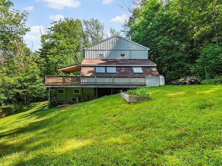 509 Thompson Pond Road photo 4