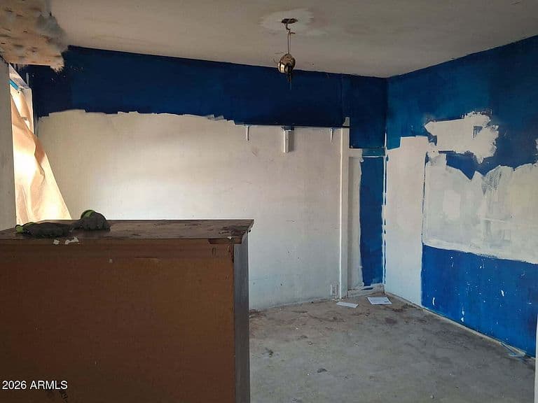250 S WENTWORTH Avenue photo 1