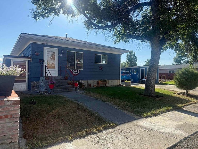 527 Shoshone Ave photo 2